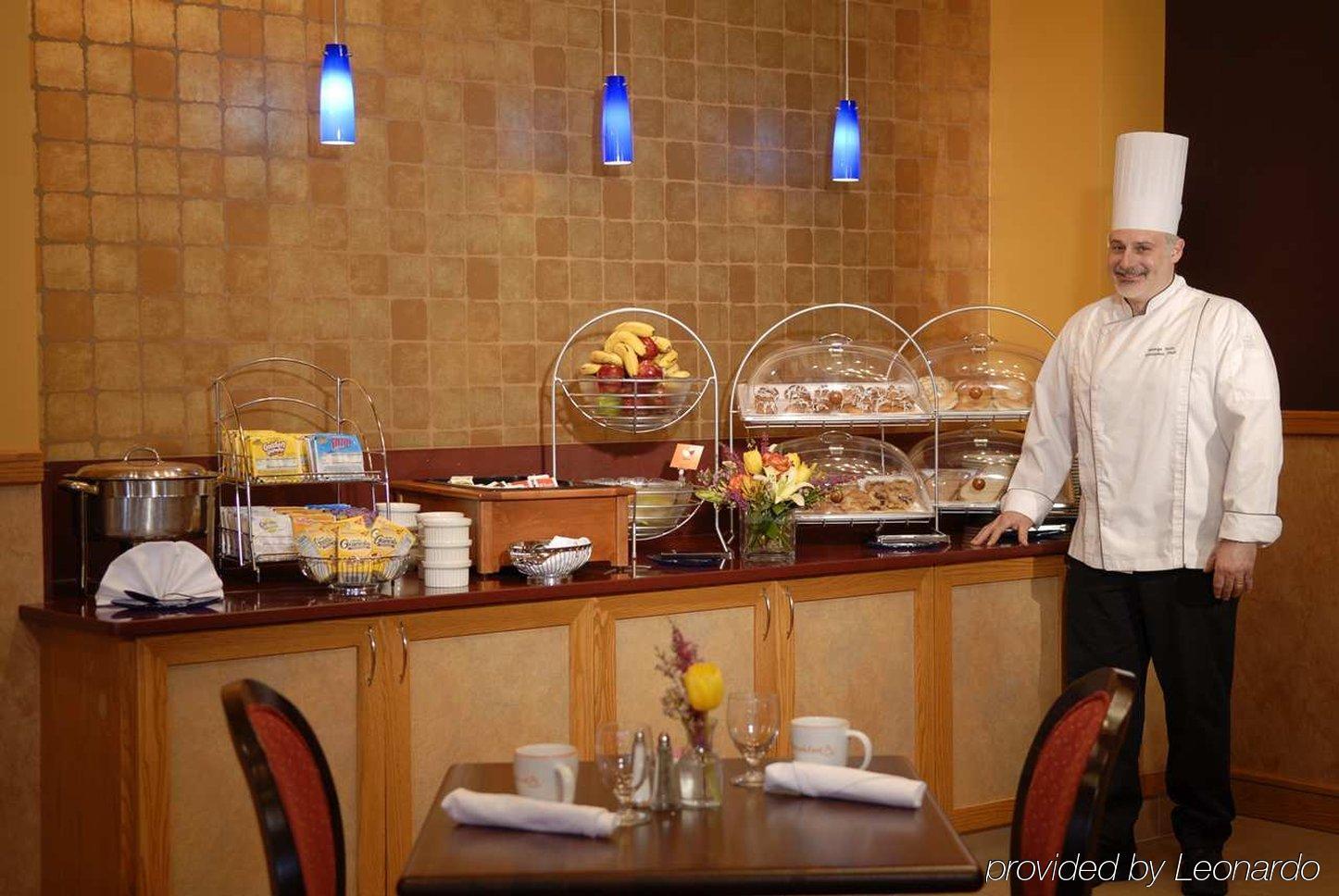 Hilton Mystic Hotel Restaurant billede